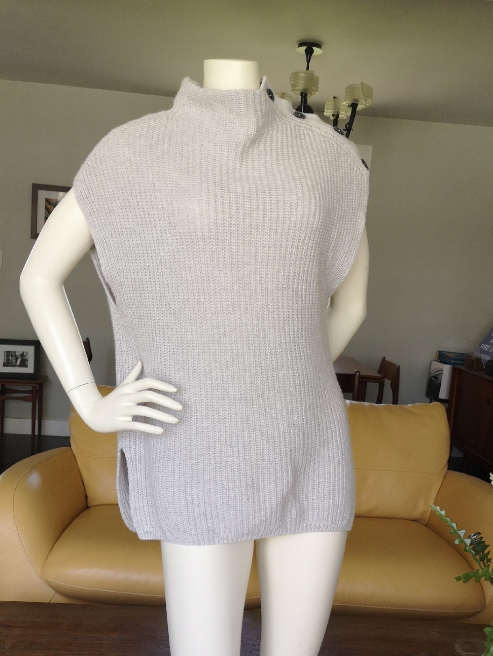 Marc Cain sleeveless sweater